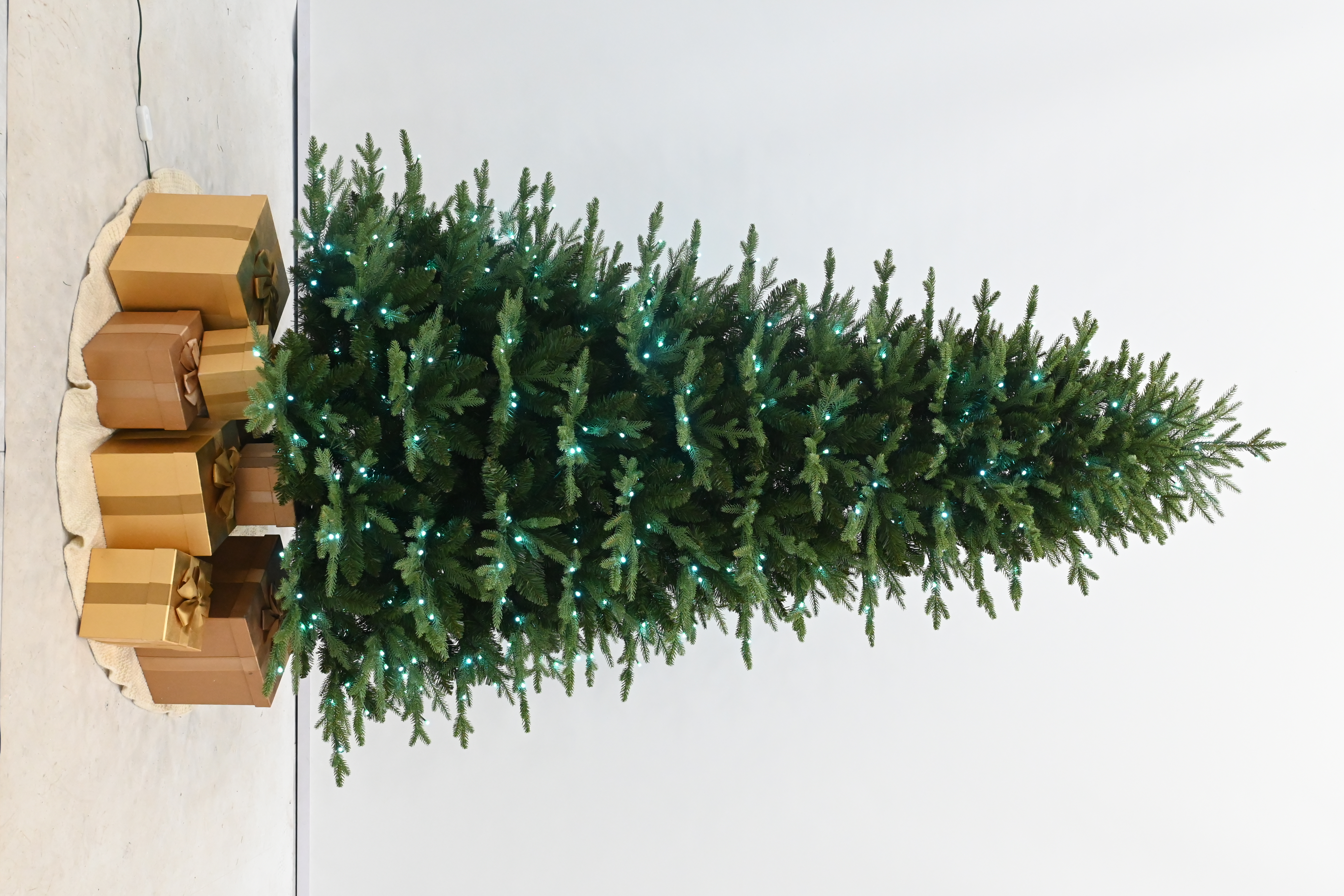 82 Function Christmas Tree - Multicolor